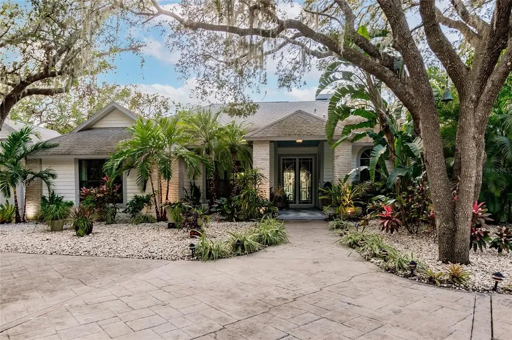 4266 Woodview Drive Sarasota FL 34232