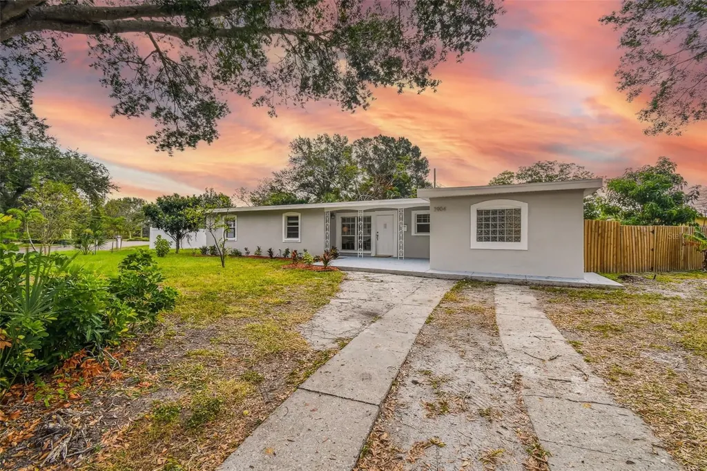 3904 Pompano Drive SE St Petersburg FL 33705