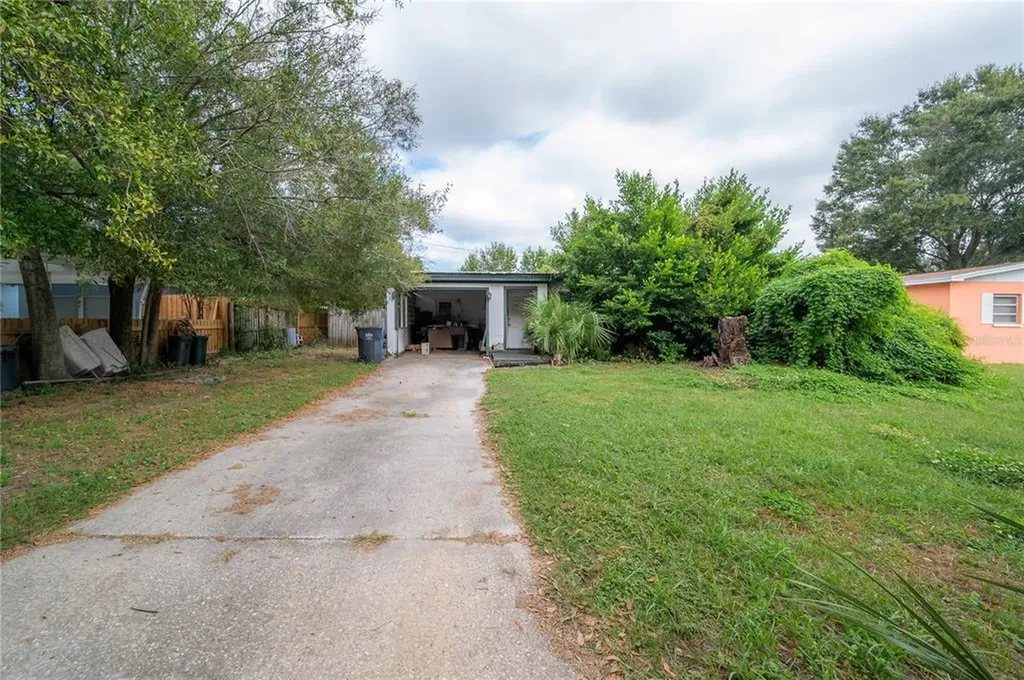 2817 W Kenmore Avenue Tampa FL 33614