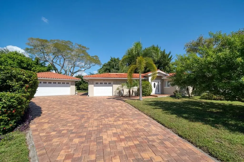 1998 35th Street N St Petersburg FL 33713