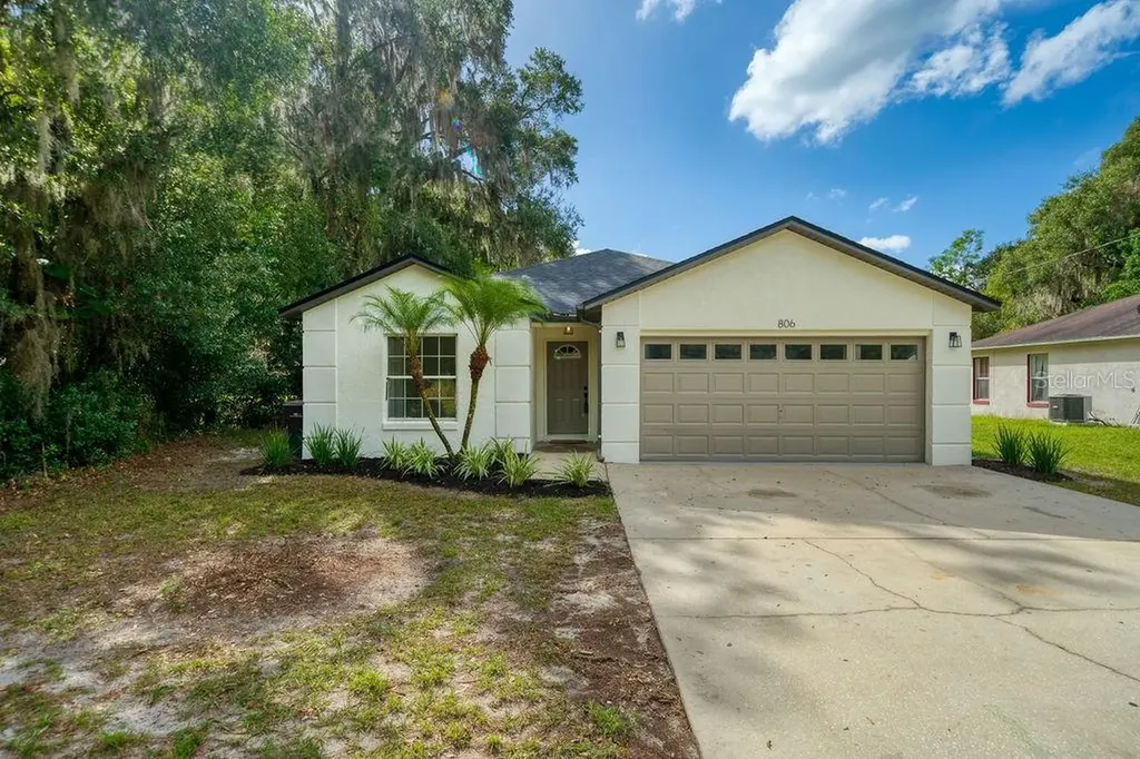 806 E Jackson Avenue Mount Dora FL 32757