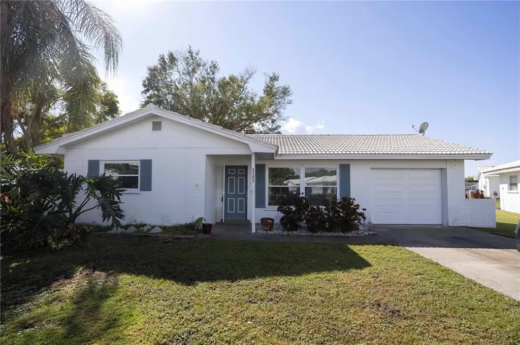 4102 Neil Lane Bradenton FL 34208