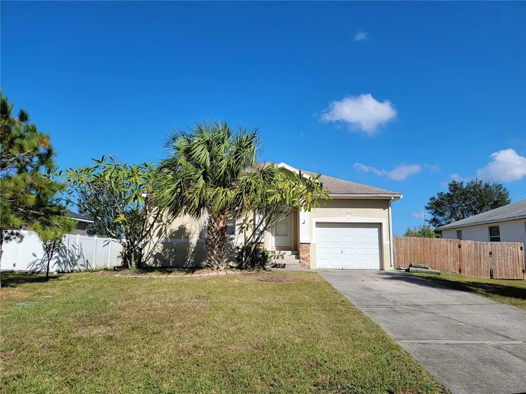 303 2nd Avenue NW Ruskin FL 33570