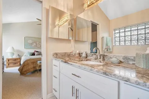 1102 Whispering Winds Court Apopka FL 32703