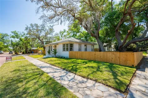 260 46th Street N St Petersburg FL 33713