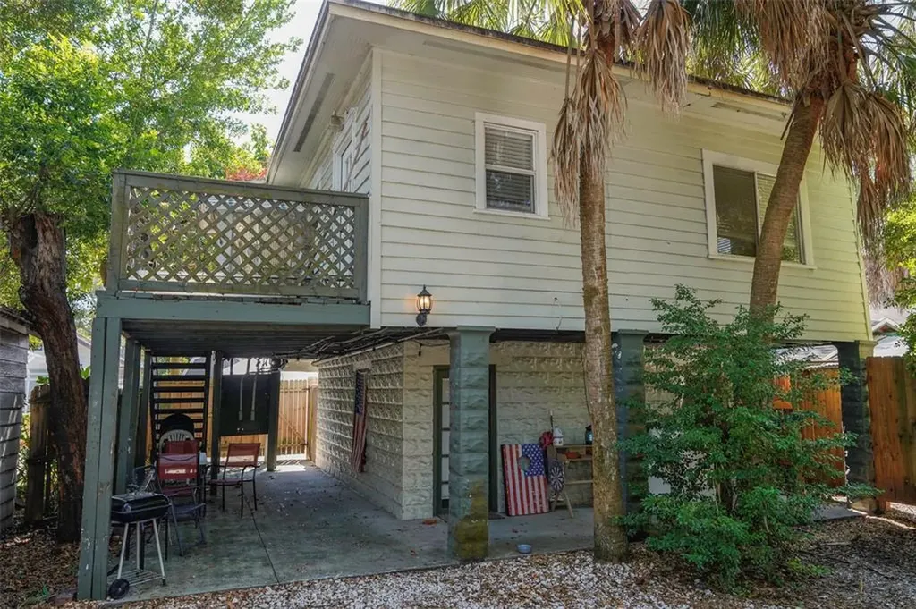 1044 22nd Avenue N St Petersburg FL 33704