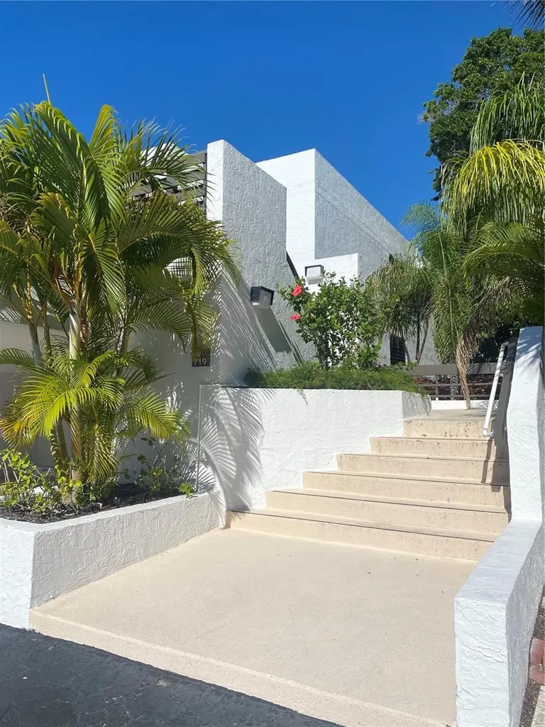 719 Bayport Way Longboat Key FL 34228