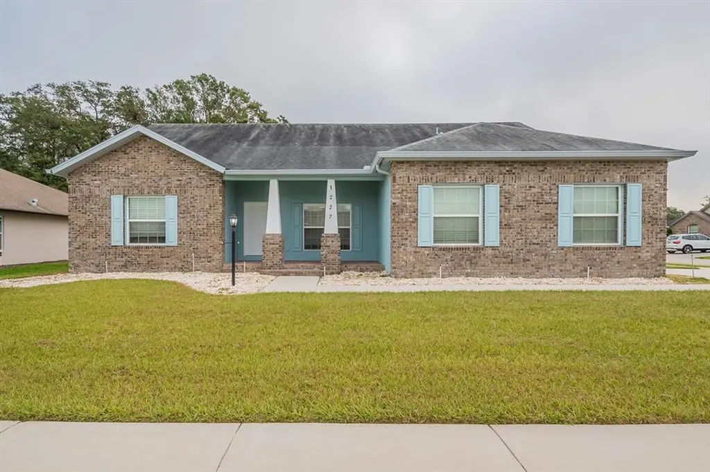 1222 Spotted Lilac Lane Plant City FL 33563