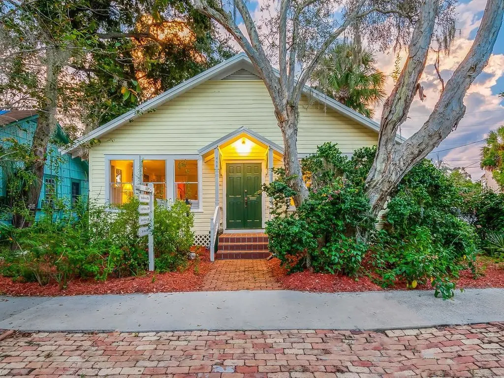 405 Julia Place Sarasota FL 34236