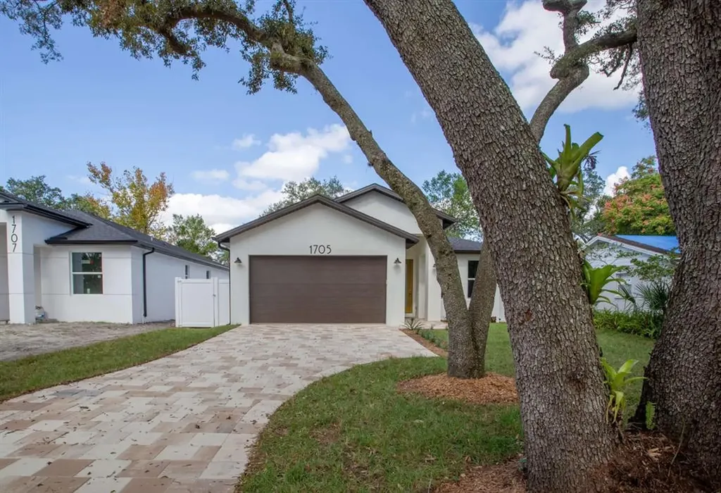 1705 W Perio Street Tampa FL 33612