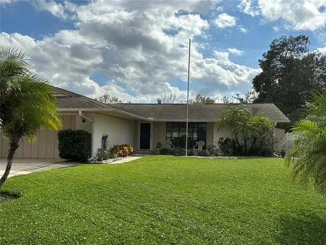 13204 Country Club Drive Tavares FL 32778