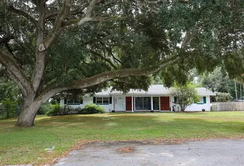 1701 Harcourt Drive Leesburg FL 34748
