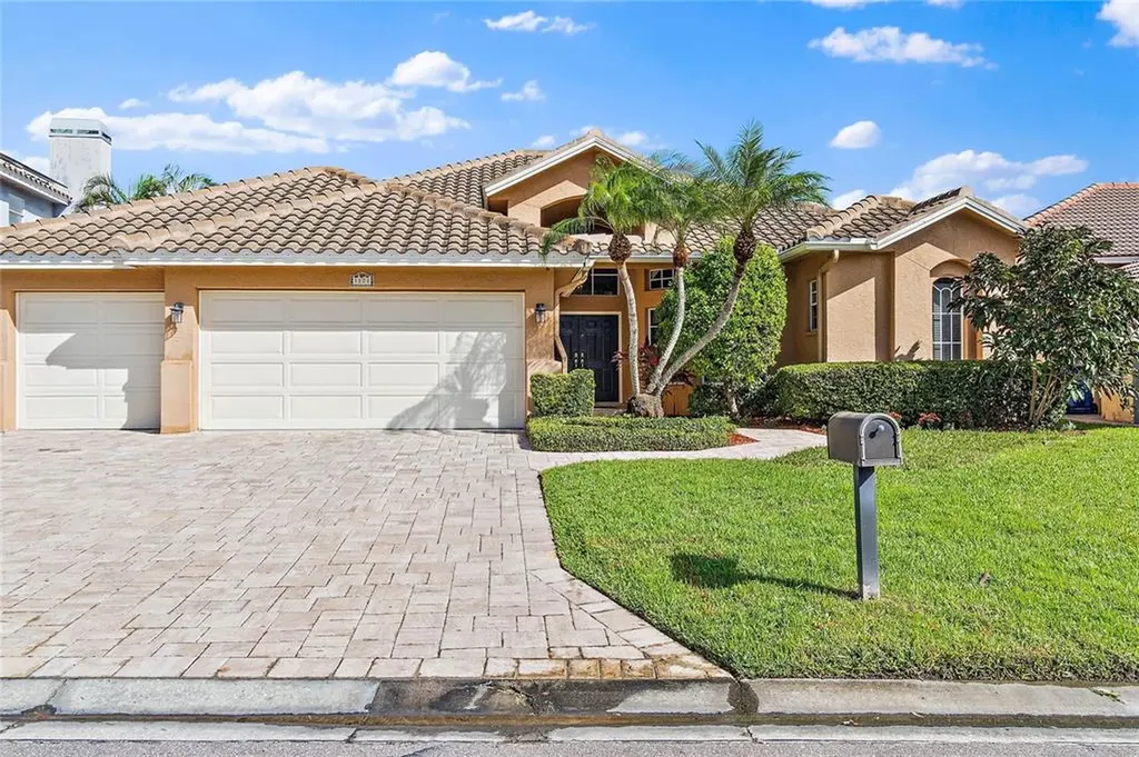 1171 Darlington Oak Drive NE St Petersburg FL 33703