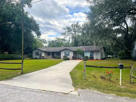 23824 Park Avenue Sorrento FL 32776