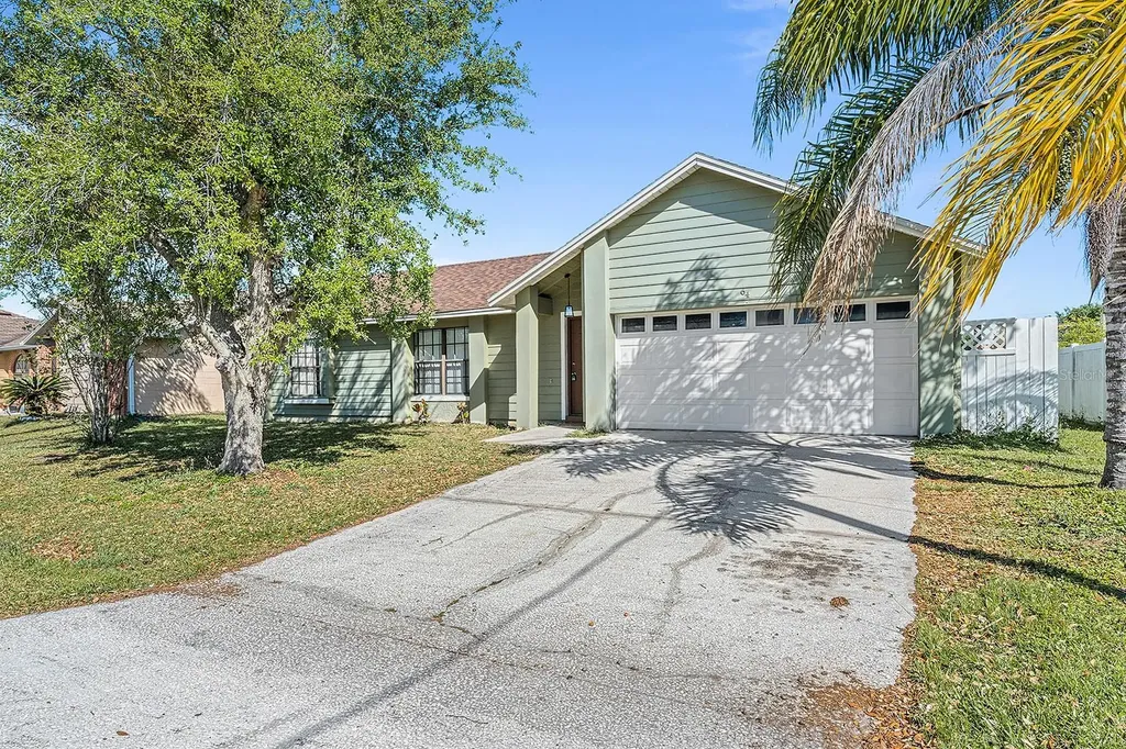 64 York Court Kissimmee FL 34758