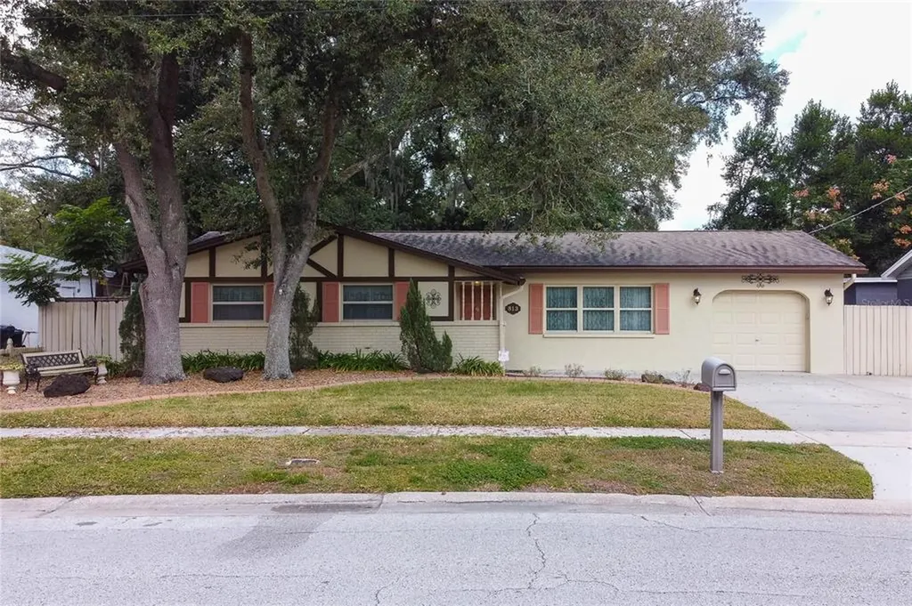813 W 130th Avenue Tampa FL 33612