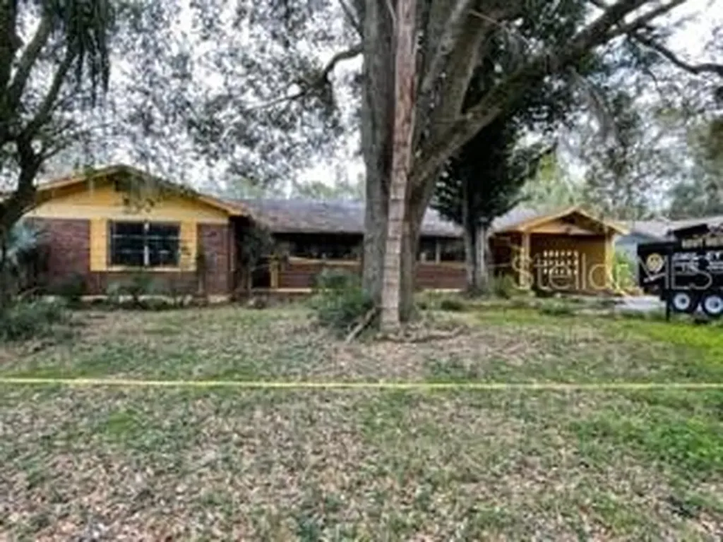 7815 N 52nd Street Tampa FL 33617
