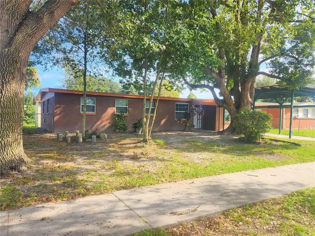 1825 Coolidge Avenue Sanford FL 32771