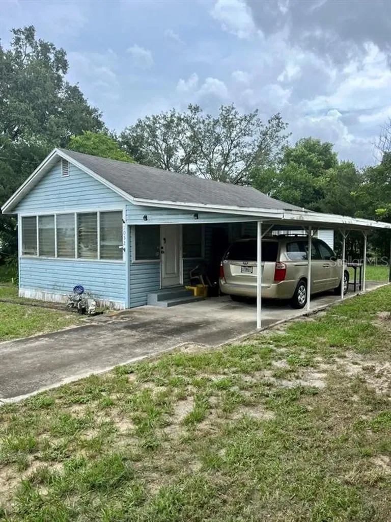 1052 Cohassett Avenue Lake Wales FL 33853