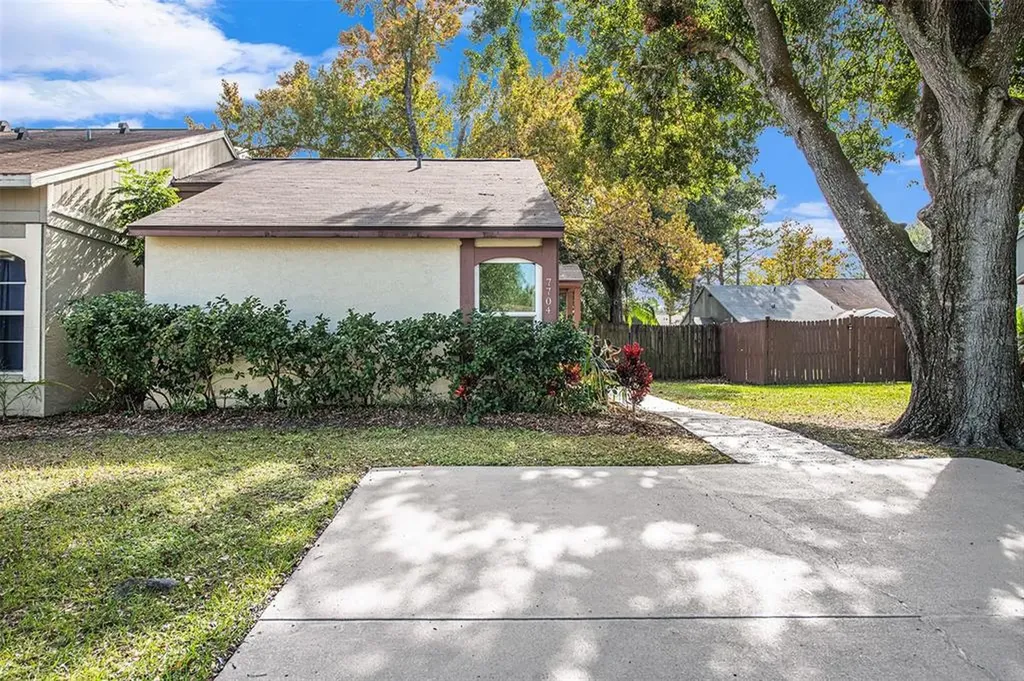 7704 Citrus Field Court Tampa FL 33625