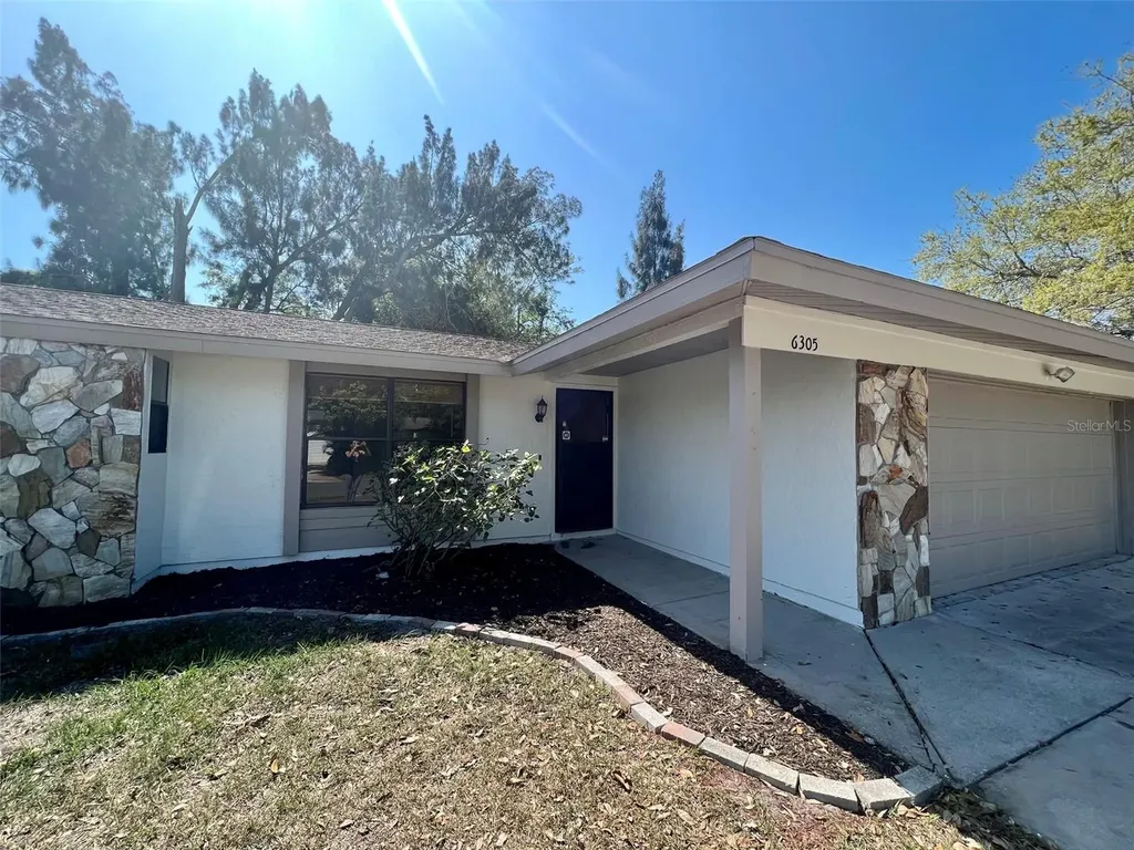 6305 36th Avenue W Bradenton FL 34209