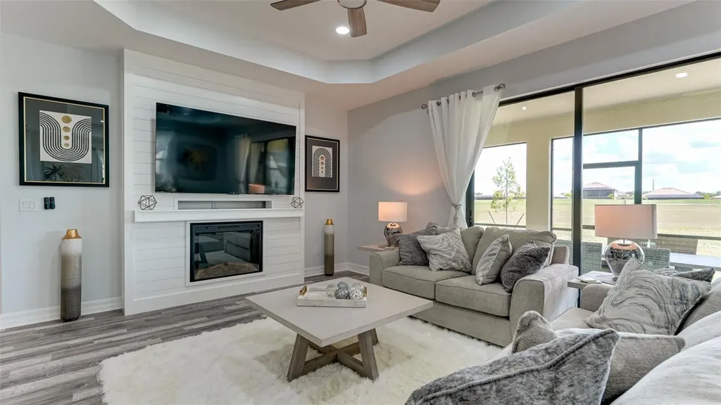 5725 Cheech Glen Lakewood Ranch FL 34211