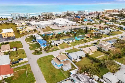 102 Moore Avenue Daytona Beach FL 32118
