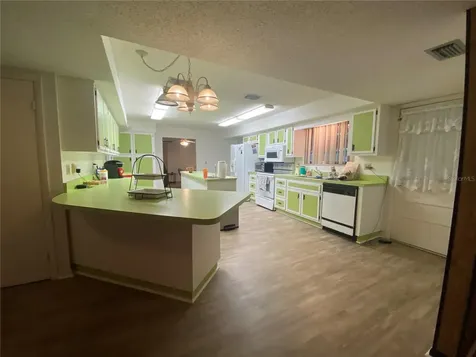 650 NE 42nd Street Ocala FL 34479