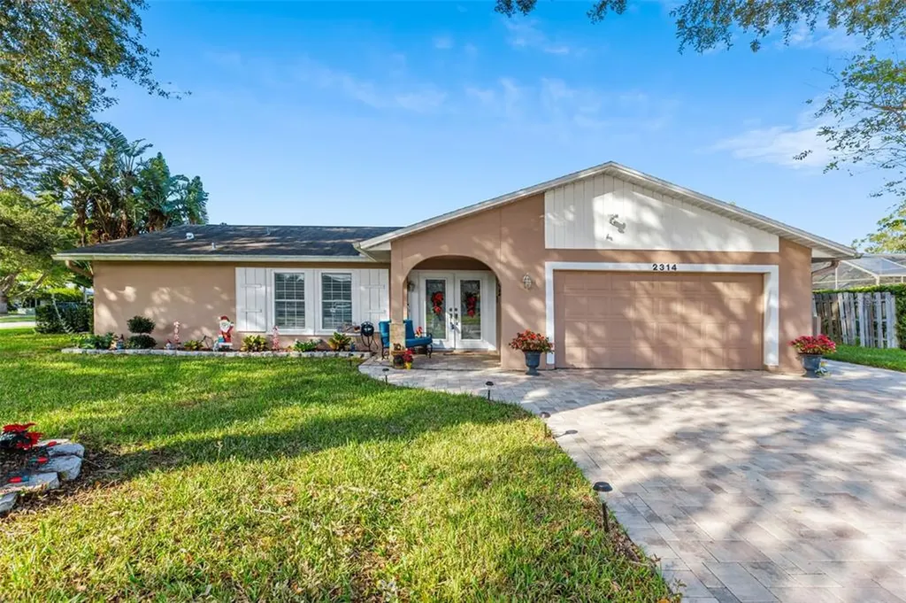 2314 Pin Oak Lane E Clearwater FL 33759