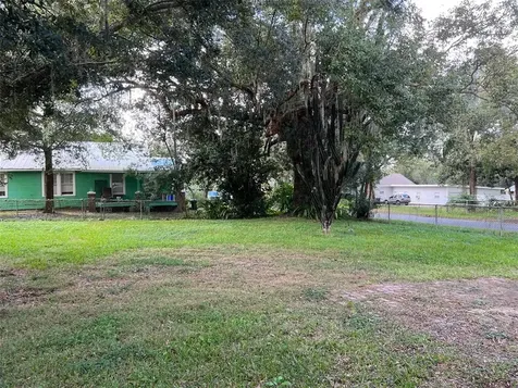 14313 14th Street Dade City FL 33523