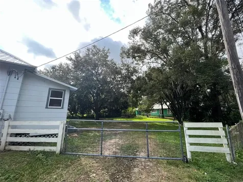 14313 14th Street Dade City FL 33523