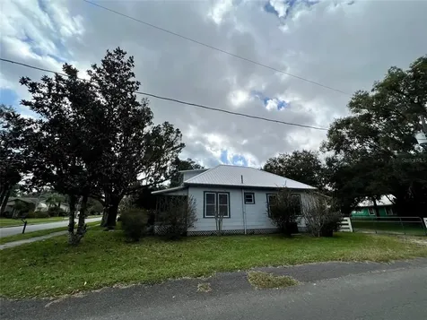 14313 14th Street Dade City FL 33523