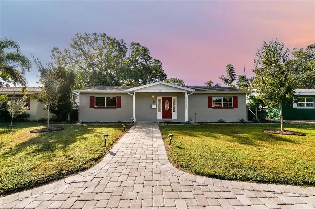 654 41st Avenue NE St Petersburg FL 33703
