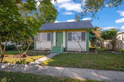 1224 35th Avenue N St Petersburg FL 33704
