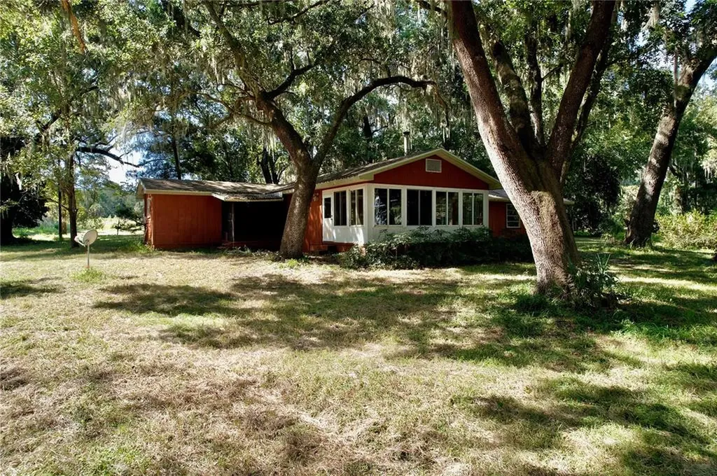 9817 NE County Road 1469 Earleton FL 32631