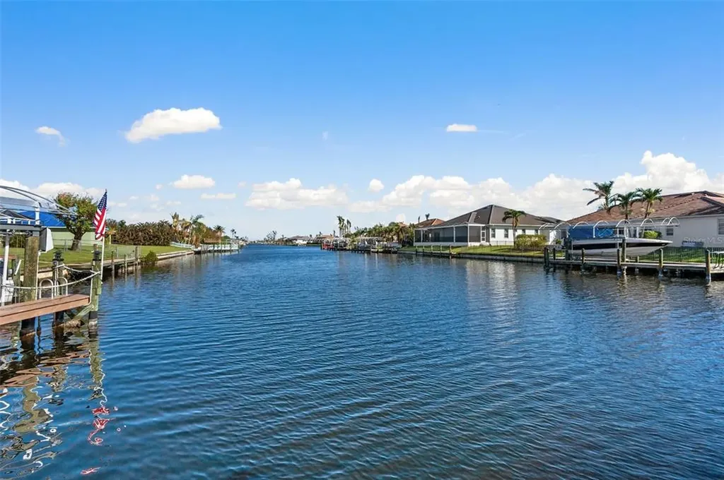 2015 El Dorado Parkway W Cape Coral FL 33914