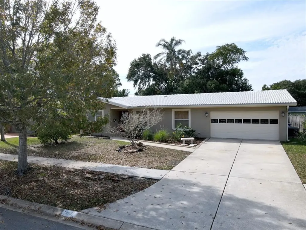 1320 Summerlin Drive Clearwater FL 33764
