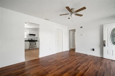 8301 Allamanda Avenue Tampa FL 33619