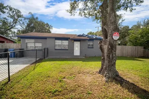8301 Allamanda Avenue Tampa FL 33619