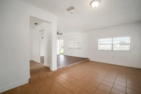 8301 Allamanda Avenue Tampa FL 33619