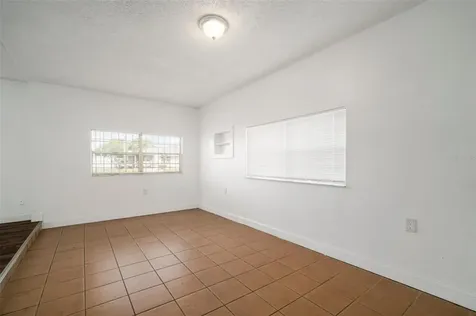 8301 Allamanda Avenue Tampa FL 33619