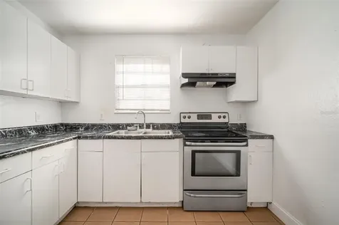 8301 Allamanda Avenue Tampa FL 33619
