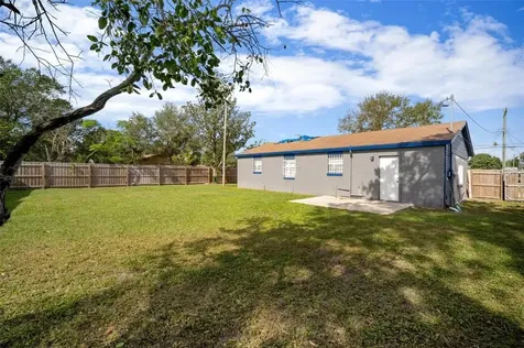 8301 Allamanda Avenue Tampa FL 33619