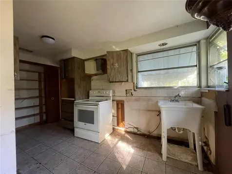 5168 Pacific Avenue Weeki Wachee FL 34607