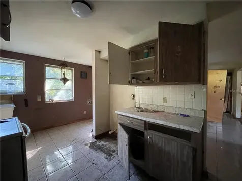 5168 Pacific Avenue Weeki Wachee FL 34607