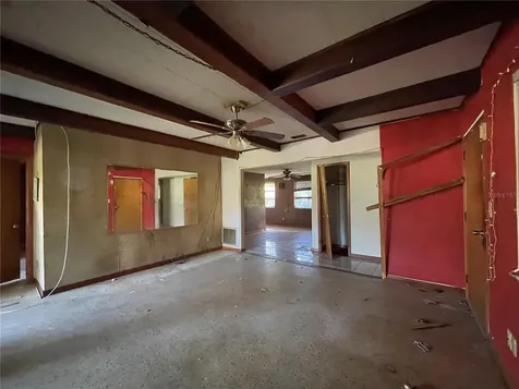 5168 Pacific Avenue Weeki Wachee FL 34607