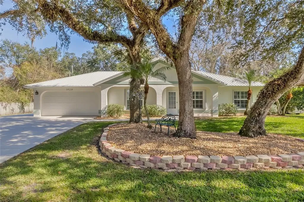 1429 Pine Tree Drive Edgewater FL 32132