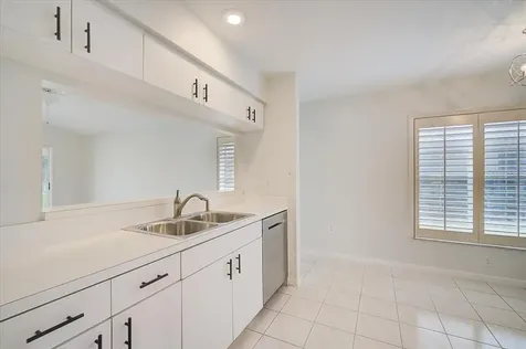 5815 Fairwoods Circle Sarasota FL 34243