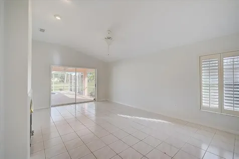 5815 Fairwoods Circle Sarasota FL 34243