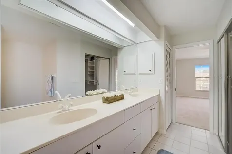 5815 Fairwoods Circle Sarasota FL 34243